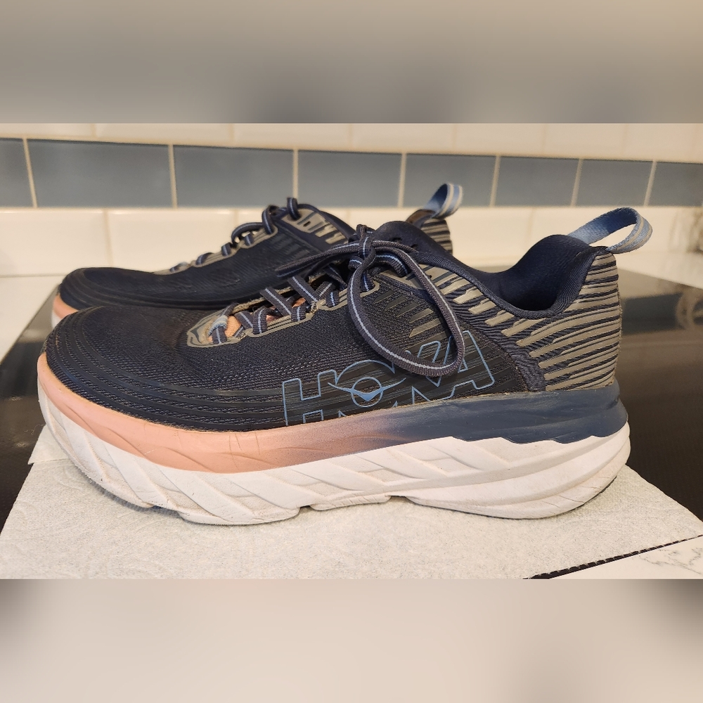 Women's Hoka One One Bondi 6